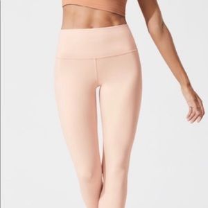 Alo Yoga High Waisted Airbrush Legging in Nectar M